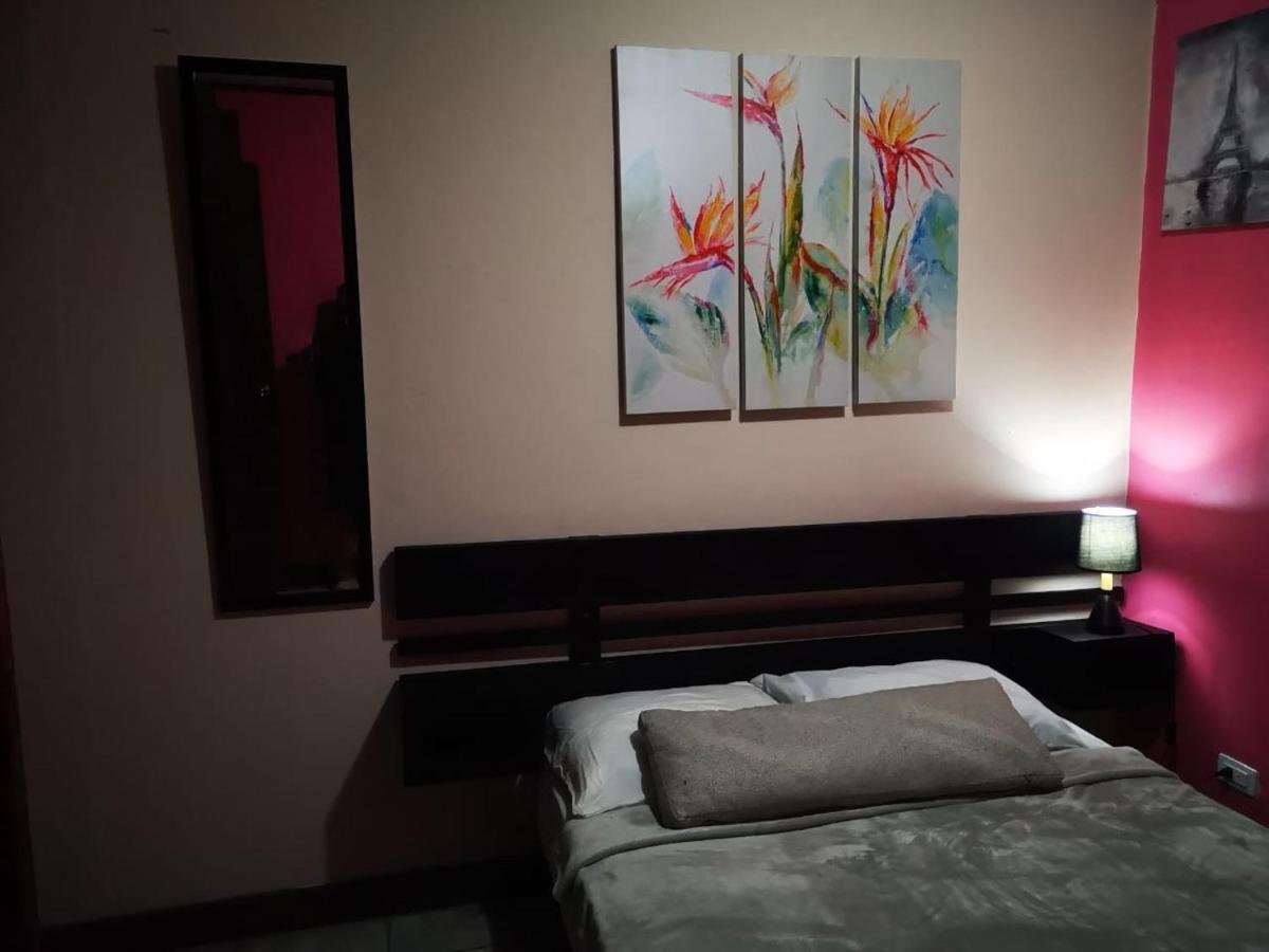 ألاخويلا Airport Traveler'S Home المظهر الخارجي الصورة