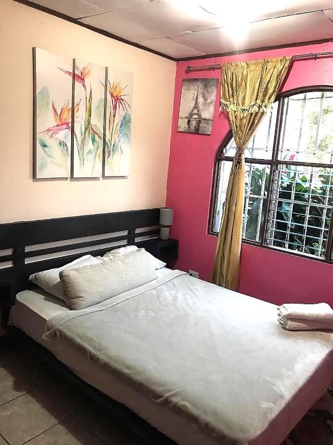 ألاخويلا Airport Traveler'S Home المظهر الخارجي الصورة