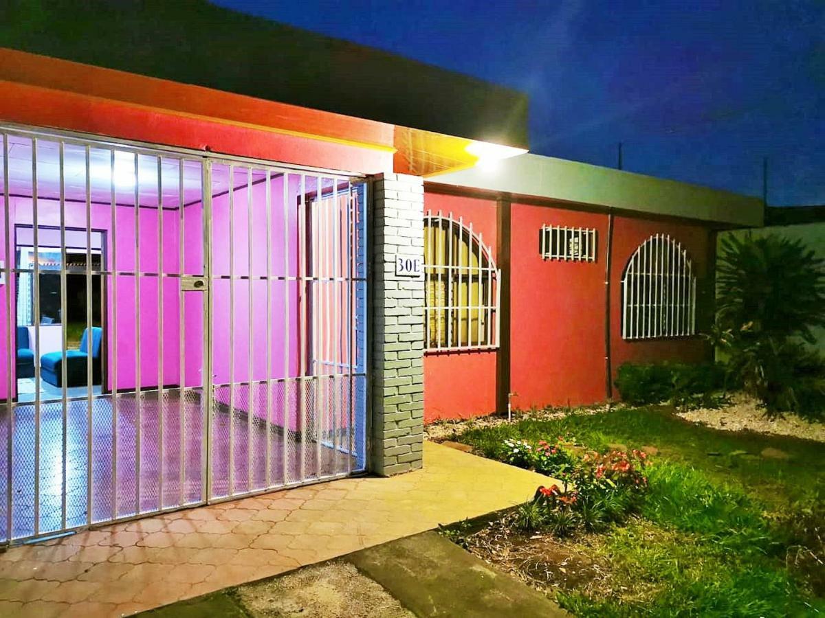ألاخويلا Airport Traveler'S Home المظهر الخارجي الصورة