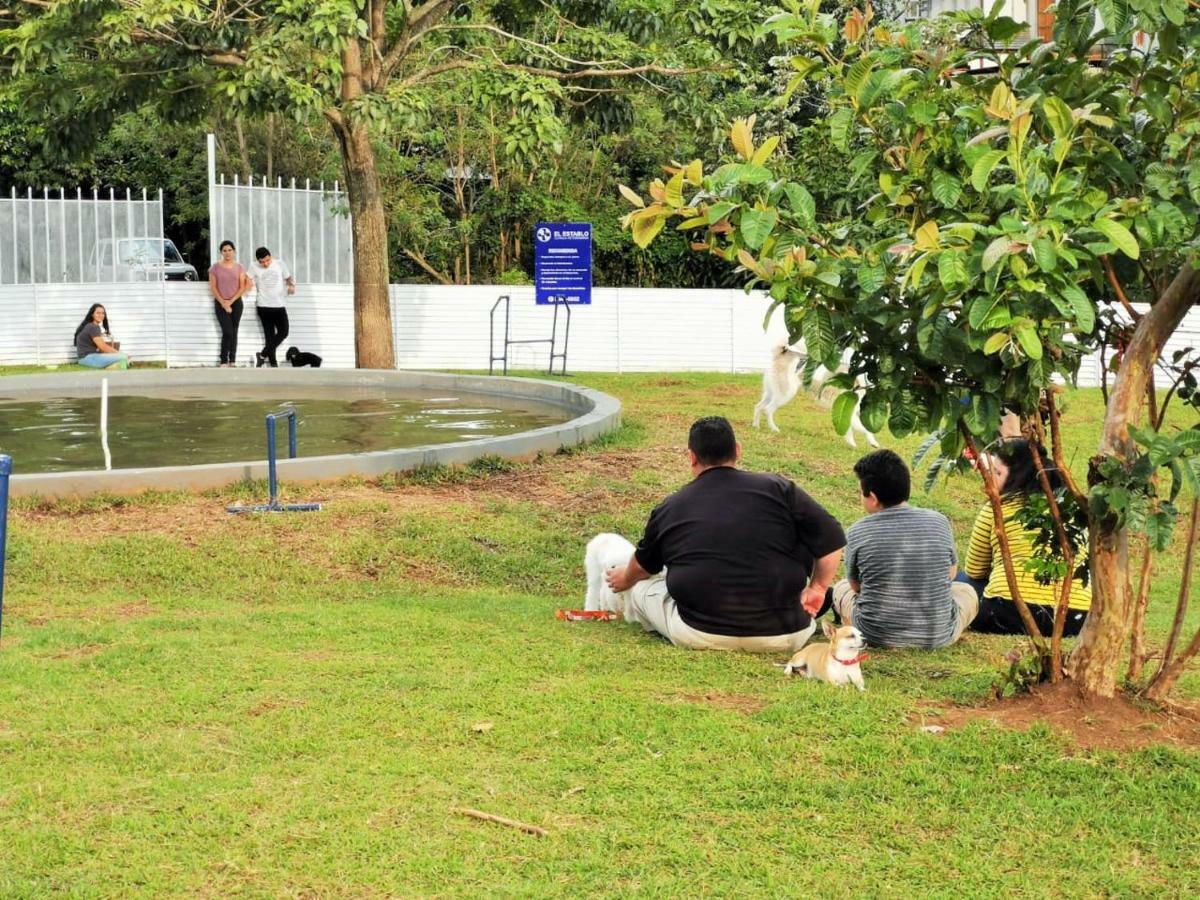 ألاخويلا Airport Traveler'S Home المظهر الخارجي الصورة